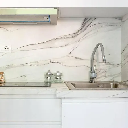 Hi'mare Sea View 3 - Modern, Brand New Appartement Himarë