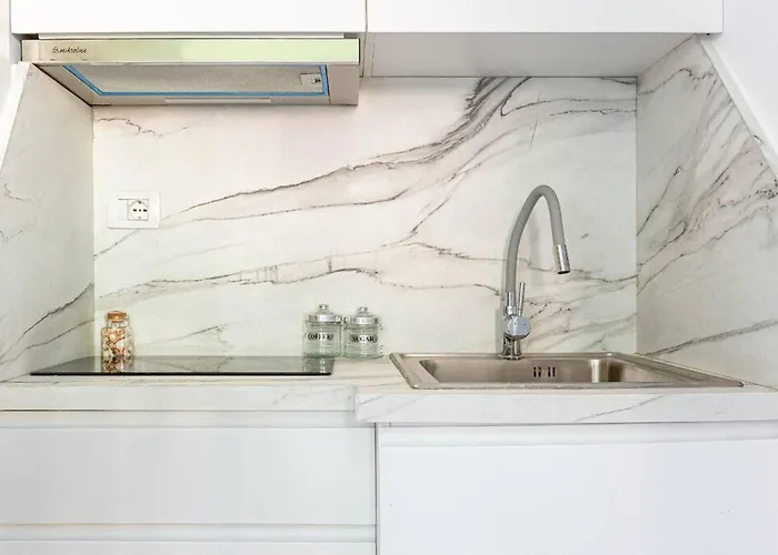 Hi'mare Sea View 3 - Modern, Brand New Apartmán Himarë